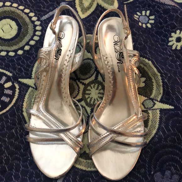 Wild Rose Shoes - Silver Pumps
